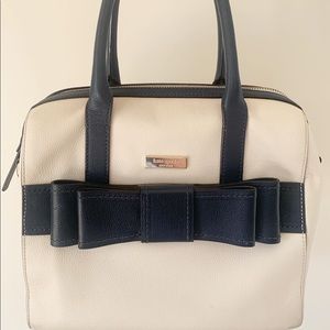 Kate spade purse with bow detail